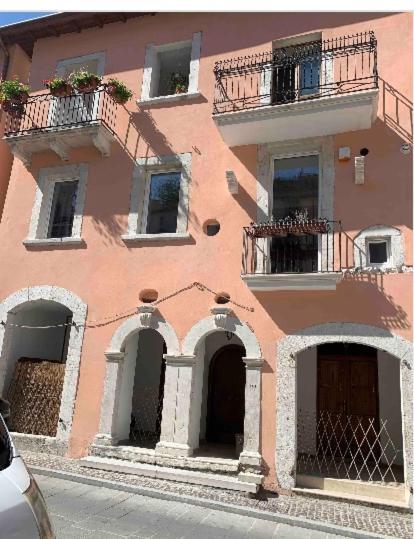 A Casa Di Rocco Apartment Castel Di Sangro Bagian luar foto